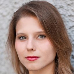 Alice Lussiana Parente - 獅心王理查演員 飾演Slave Girl