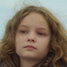 Joséphine Sanz 飾演 Nelly