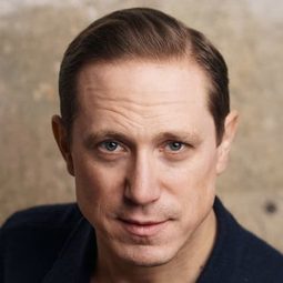 Timo Jacobs - 鐵蹄下的村莊演員 飾演Ufficiale medico SS