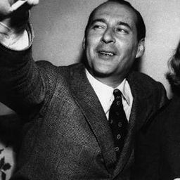 羅塞里尼 飾演 Self