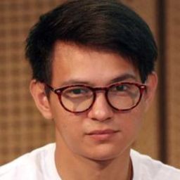 Marcell Darwin 飾演 Cakil