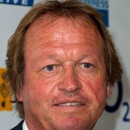 Mark King 飾演 Self - Cantautore