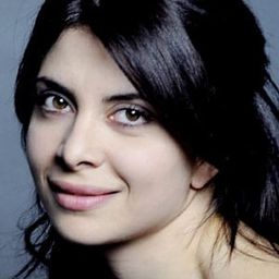 Claudia Potenza 飾演 Lucia