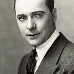 Pat O'Malley 飾演 McCarey