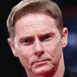 尚哈里斯 飾演 Fifield