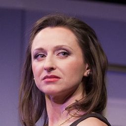 Ewelina Starejki - 率性女神演員 飾演Klimczakowa