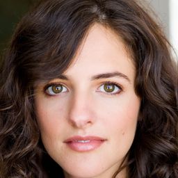 Madeline Walter 飾演 Terror Twin