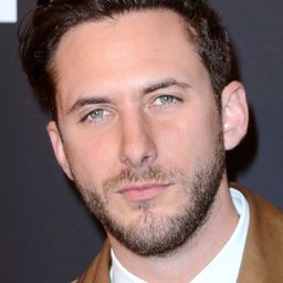 賽巴斯汀·祖立塔 飾演 