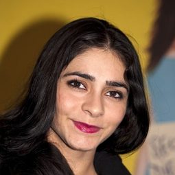 Pegah Ferydoni 飾演 Faezeh