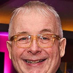 Christopher Biggins 飾演 Self
