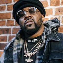 Sean Joseph Pompey 飾演 Dee (as Smoke DZA)