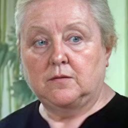 Yvonne Dany 飾演 Wedding Guest (uncredited)