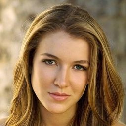 Nathalia Ramos - 闇魔怨演員 飾演Jill Reynolds