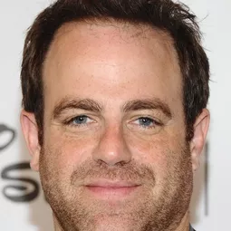 保羅·埃德爾斯頓 飾演 Peter