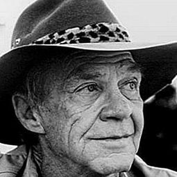 Jamie Uys - 上帝也瘋狂演員 飾演The Reverend (uncredited)