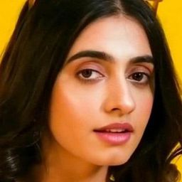 Maanasa Chaudhary 飾演 Anitha