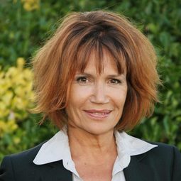 克萊芒汀·賽拉利耶 飾演 Annabella