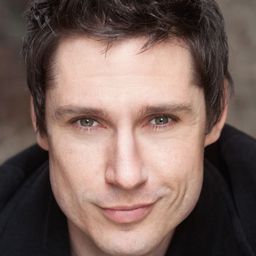 Jeff Bryan Davis 飾演 Sheriff Maynard