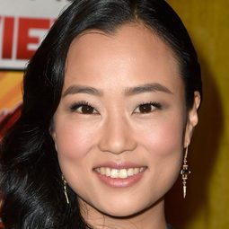 黛安娜·班格 飾演 Sook