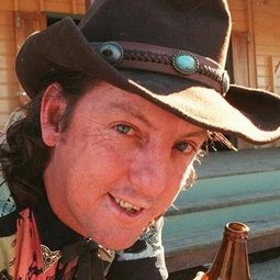 Gerry Skilton - 鱷魚先生演員 飾演Nugget