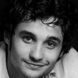 Filip Križan 飾演 Filip