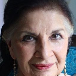 蘇舒瑪·塞斯 飾演 Gayatri Singh