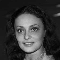 Tricy Abramovici 飾演 Secretary