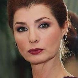 Güngör Bayrak - 自由之路演員 飾演Nazife