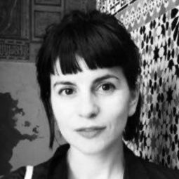 Natalia Geisse - 狼隱之家演員 飾演Introduction Actor