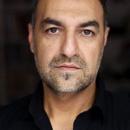 Juan Carlos Vellido 飾演 Azcona