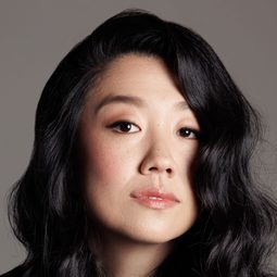 舒莉哥拿 飾演 Helen (voice)