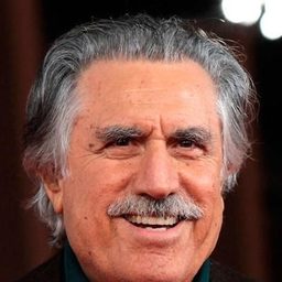 Lando Buzzanca 飾演 Giuseppe