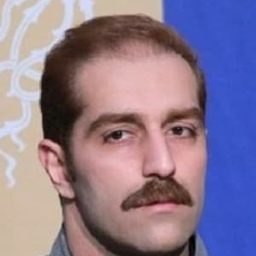 Mohammad Ali Mohammadi 飾演 Farhad