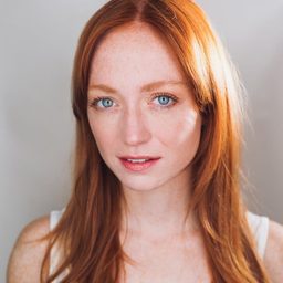 Sophie Anna Everhard 飾演 Dylan Marvil