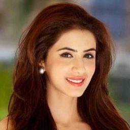 Swati Kapoor 飾演 Shalini