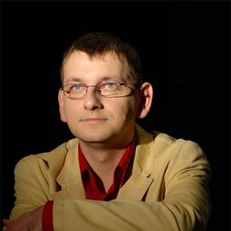Béla Fesztbaum 飾演 Dr. Kastner
