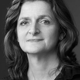 Debbie Korper 飾演 Physician