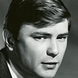 Clint Kimbrough 飾演 Dr. Bramlett