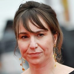 Claire Bodson 飾演 