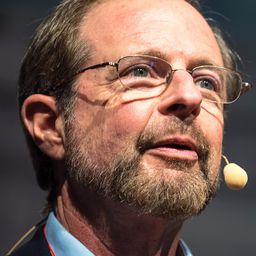 Dr. Robert Epstein 飾演 Self