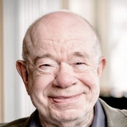 Uli Krohm - 小刺蝟與魔法水石演員 飾演Johnson (voice)