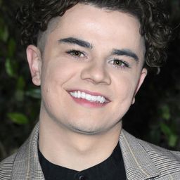 Brandon Stewart - 重燃心希望演員 飾演Alcoholic (uncredited)