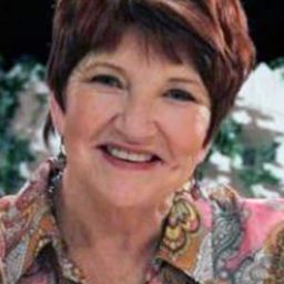 安妮特·恩格布萊希特 飾演 Ouma Sarie