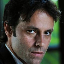 安東尼·葛雷西亞 - 第四公司演員 飾演Combate