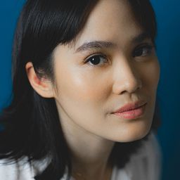 雪若·謝納菲亞 飾演 Ellie