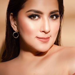 阿菈·米娜 飾演 Matilda