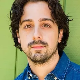 麥特·布希 飾演 Colin