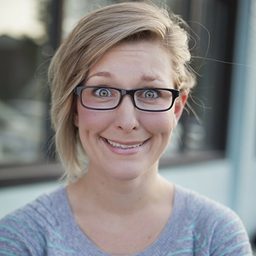 Emily Dunlop - 最後的願望演員 飾演Dr. Smithson