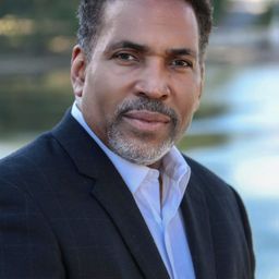 Gary Jones 飾演 Businessman (uncredited)