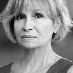 Delia D'Alberti 飾演 Madre di Rita